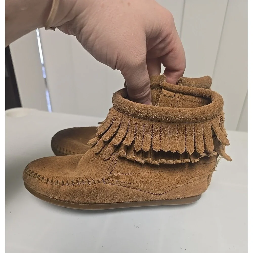 Minnetonka Brown Suede Moccasins Double Fringe Ankle Bootie Girls Size 10